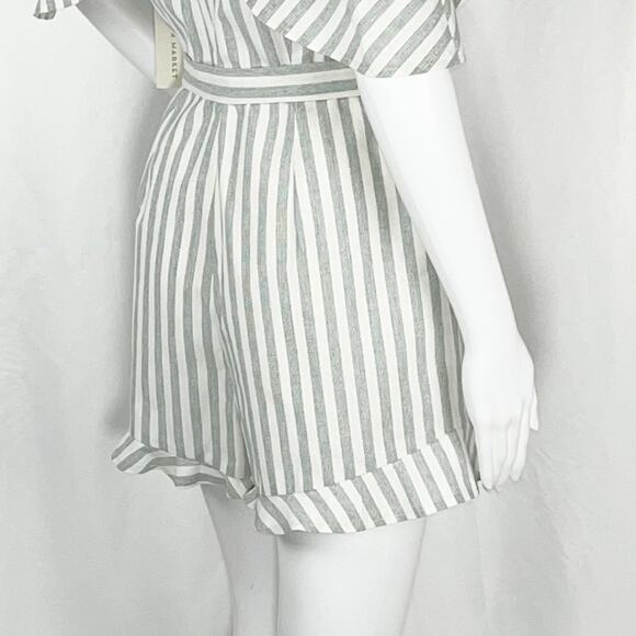 After Market White & Gray Stripe Flutter Cold Shoulder Ruffle Hem Romper SzS NWT - Picture 14 of 16